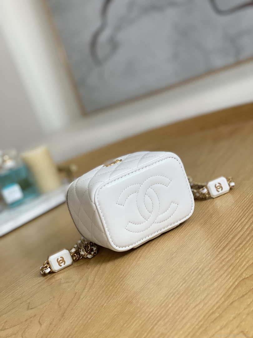 Chanel A68101 Small Vanity With Chain Lambskin White