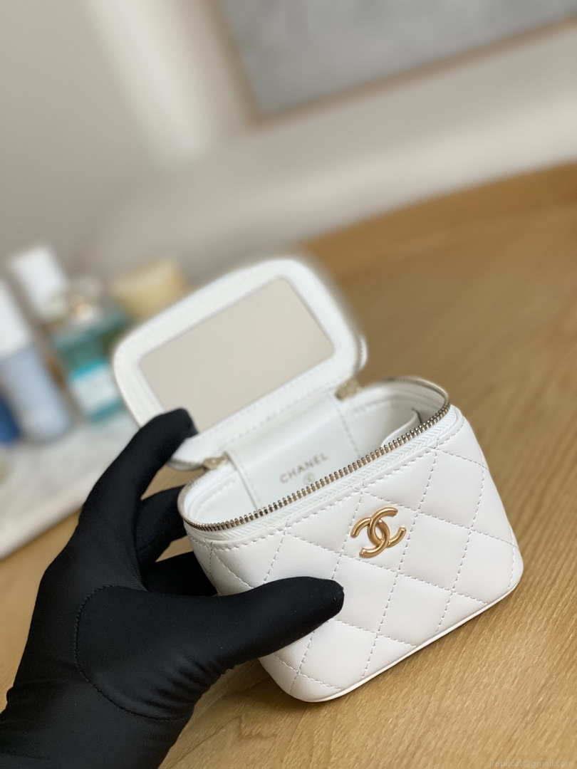 Chanel A68101 Small Vanity With Chain Lambskin White