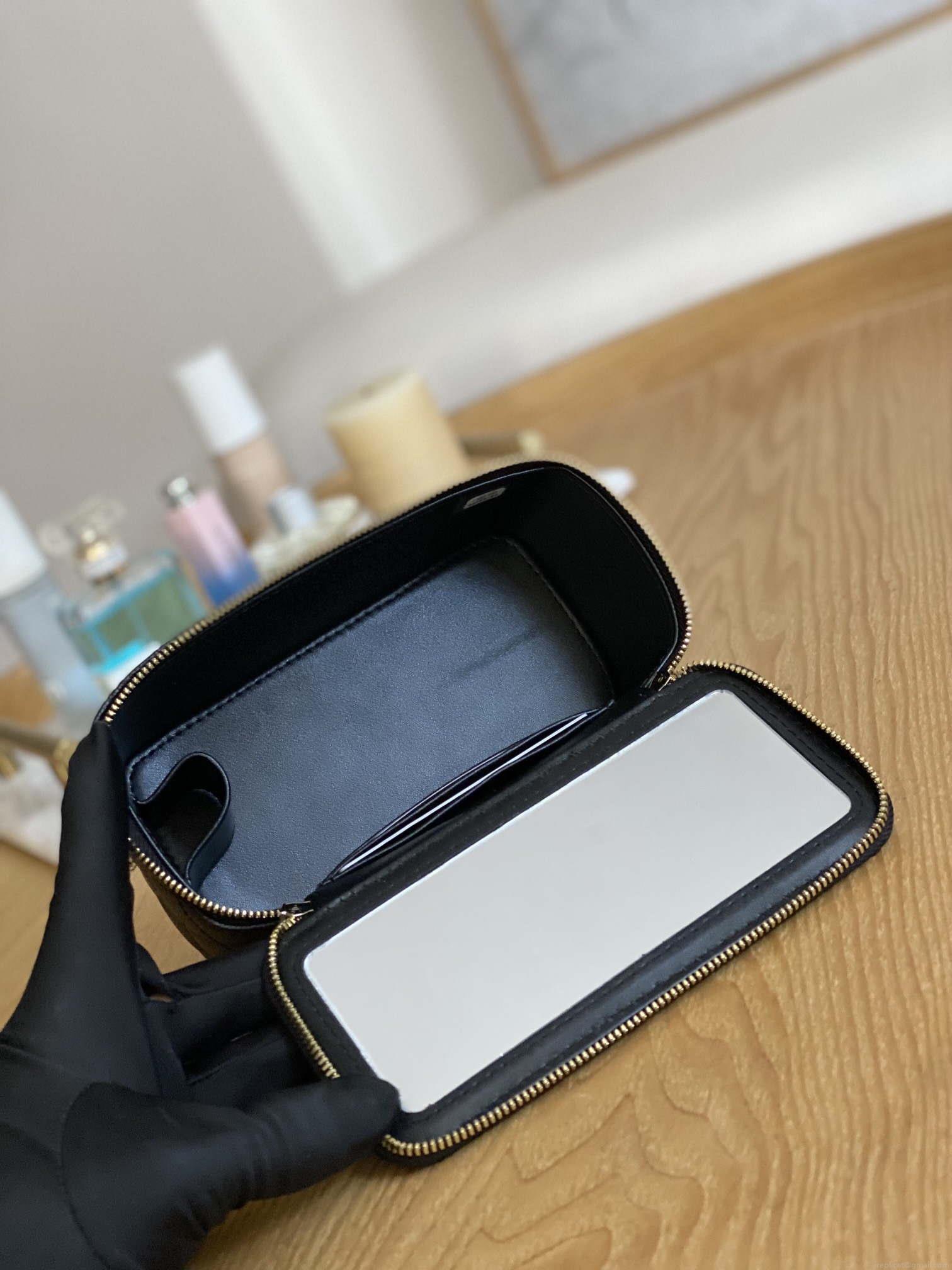 Chanel A68130 Vanity with chain Grained Calfskin Gold Black