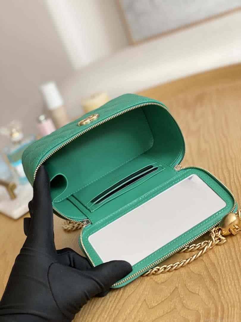 Chanel A68130 Vanity with chain Grained Calfskin Gold Green