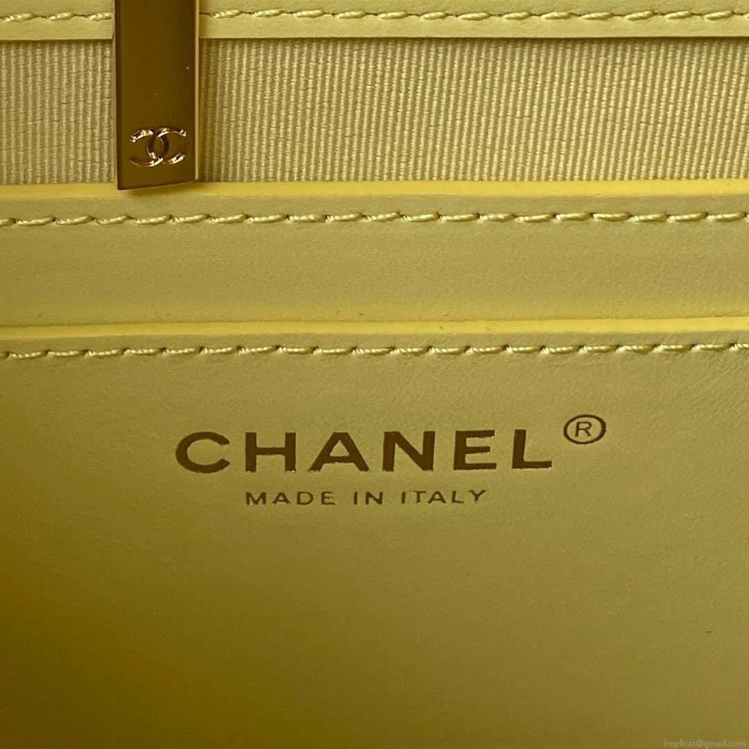Chanel AS4059 Large Backpack Grained Shiny Calfskin & Gold-Tone Metal Yellow