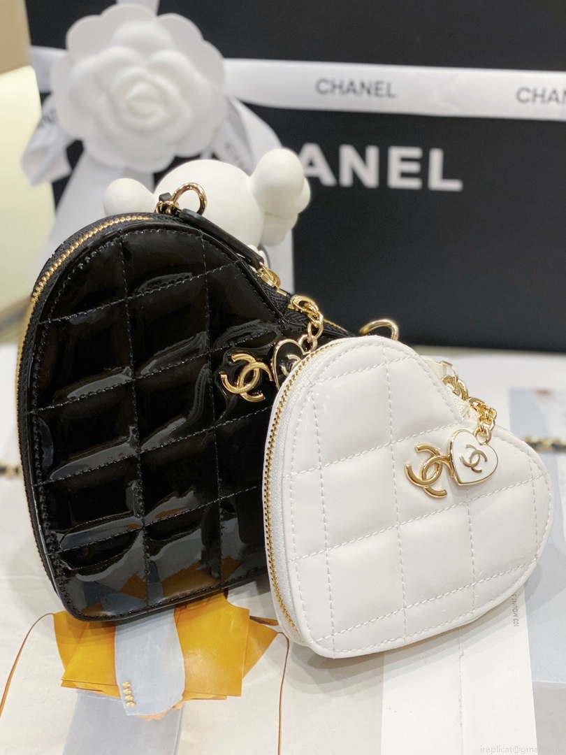 Chanel AS3295 Heart Clutch with Chain Lambskin Gold-Tone Metal Black and White