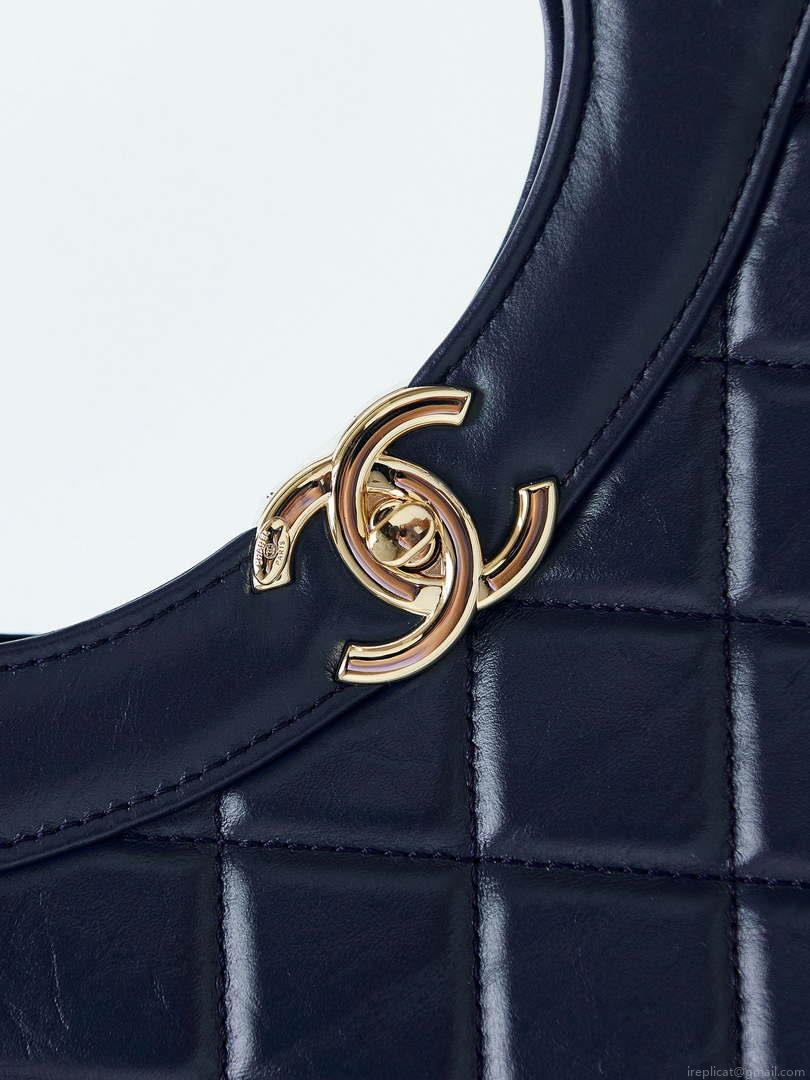 Chanel AS1010 31 Larage Shopping Bag Shiny Lambskin Navy Blue