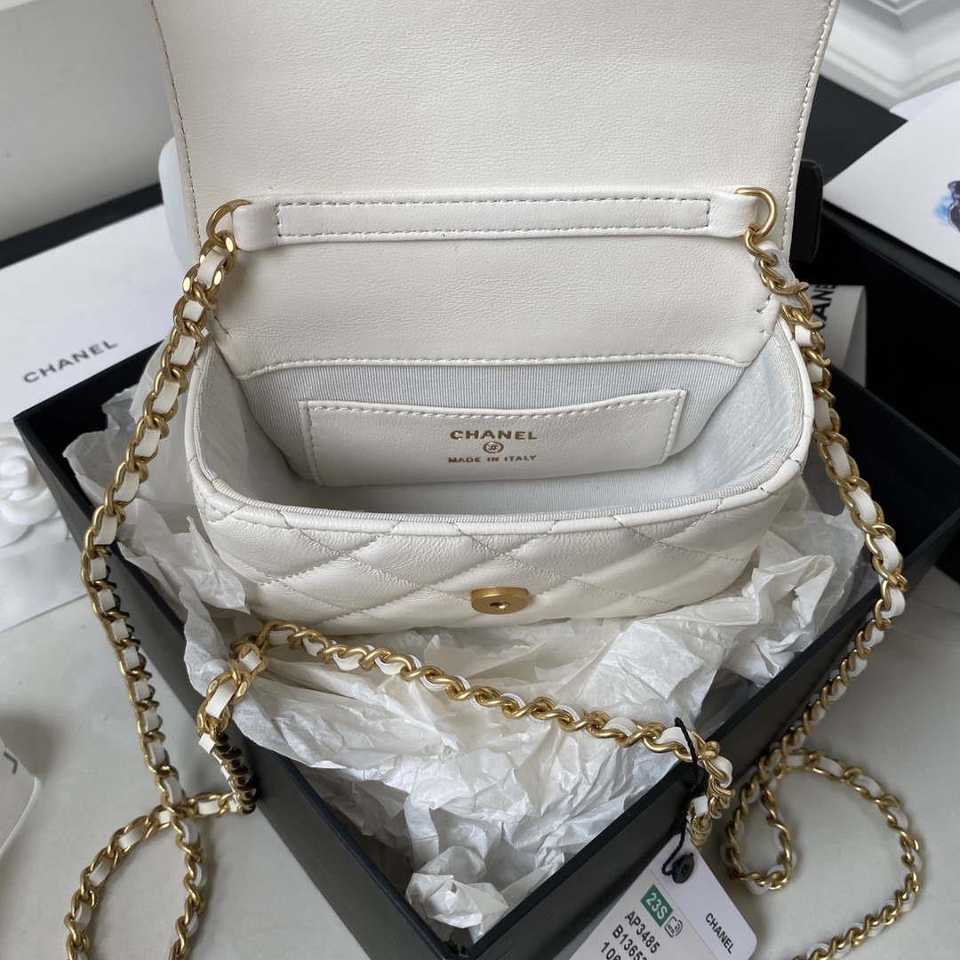 Chanel AP3485 Clutch With Chain Shiny Lambskin & Gold-Tone Metal White