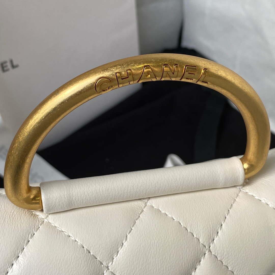 Chanel AP3484 CLUTCH WITH CHAIN Shiny Lambskin & Gold-Tone Metal White