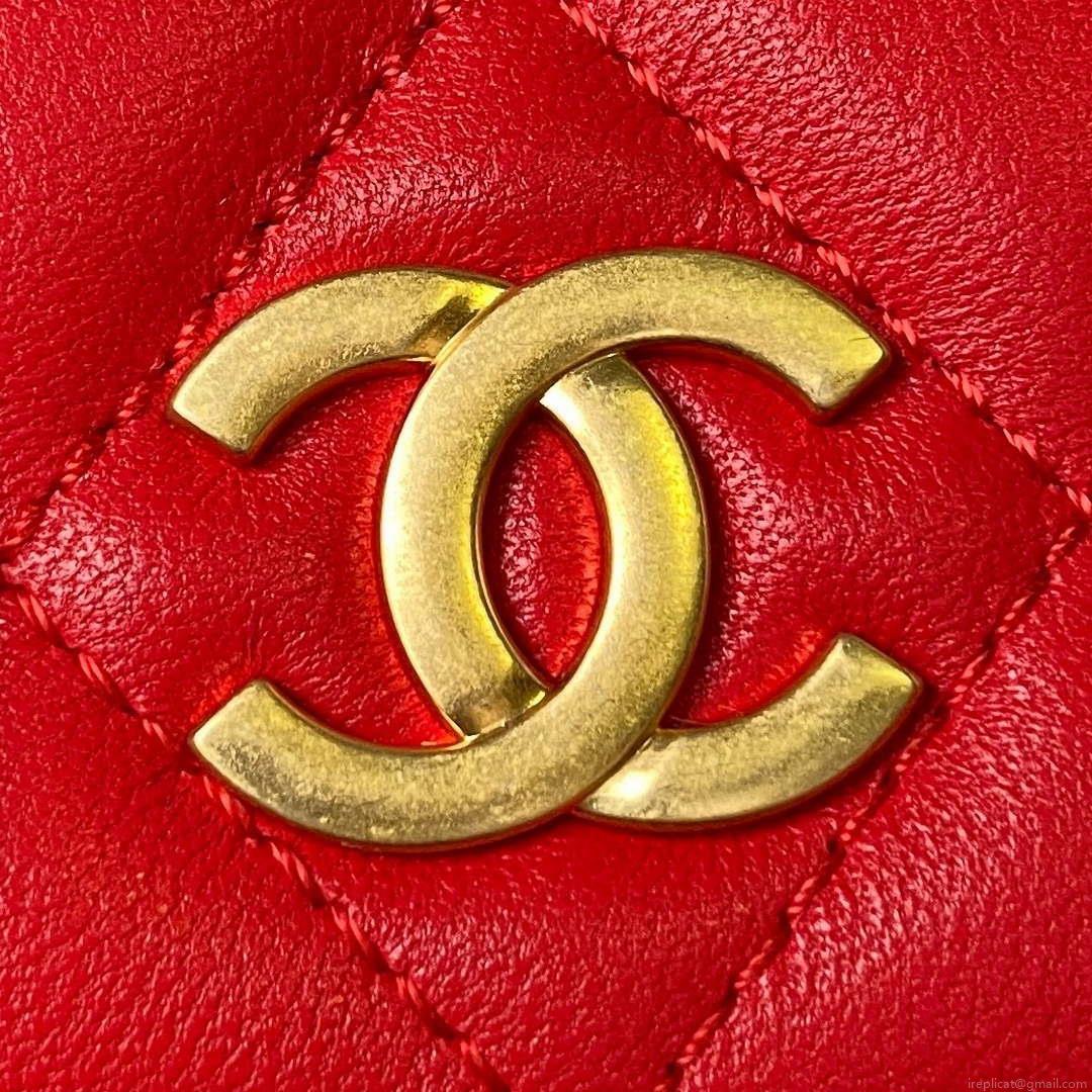Chanel AP3484 CLUTCH WITH CHAIN Shiny Lambskin & Gold-Tone Metal Red