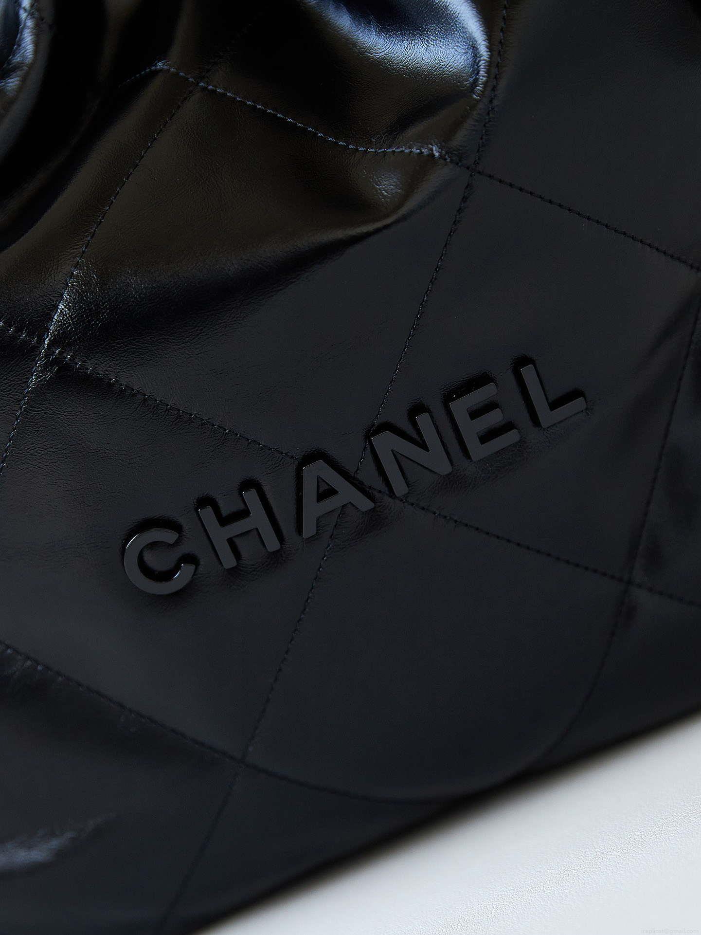 Chanel 22 Handbag Shiny Calfskin Gold AS3261 Black with Black Logo