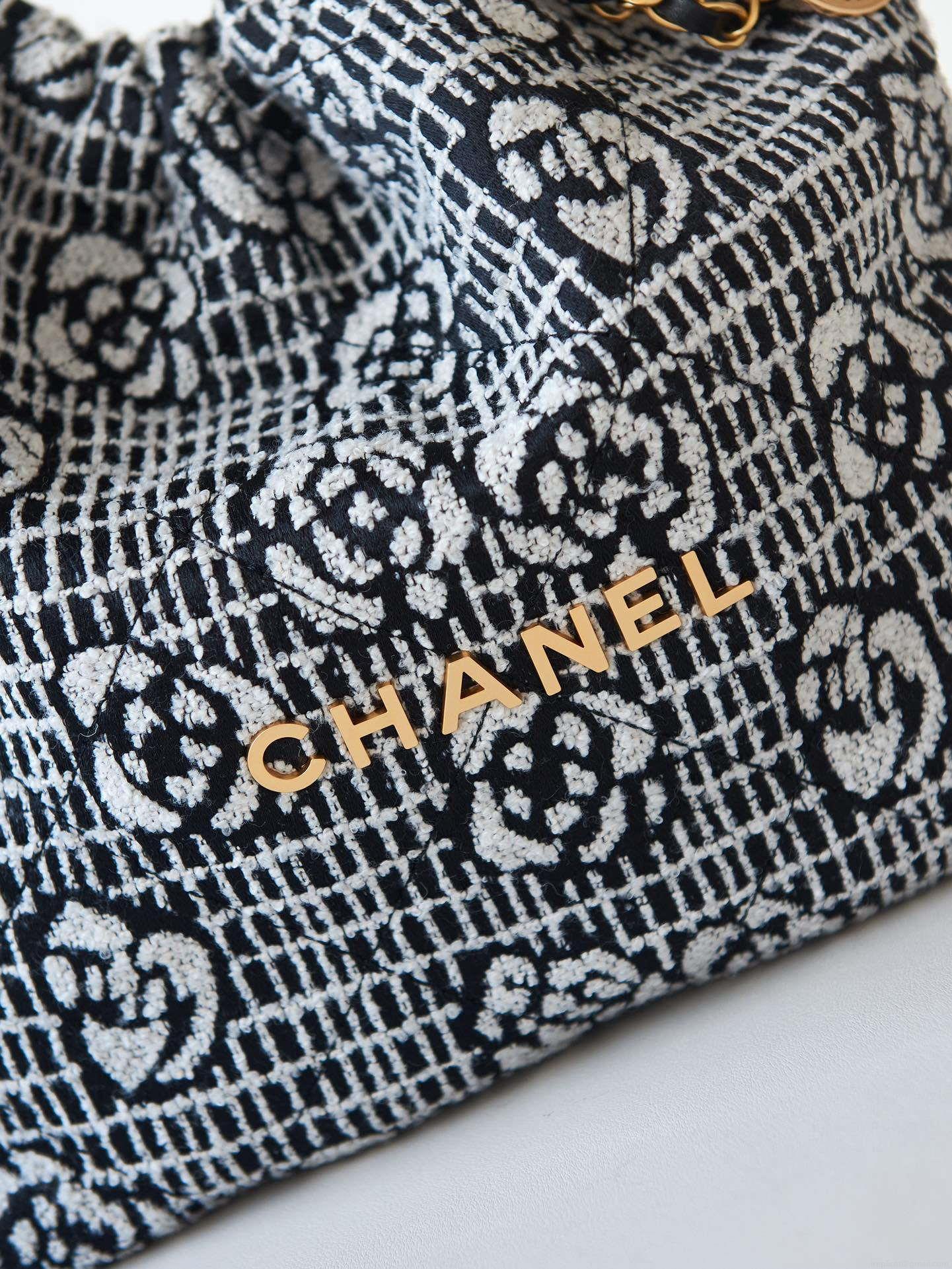 Chanel 22 Handbag Shiny AS3261 White & Black Velvet Gold