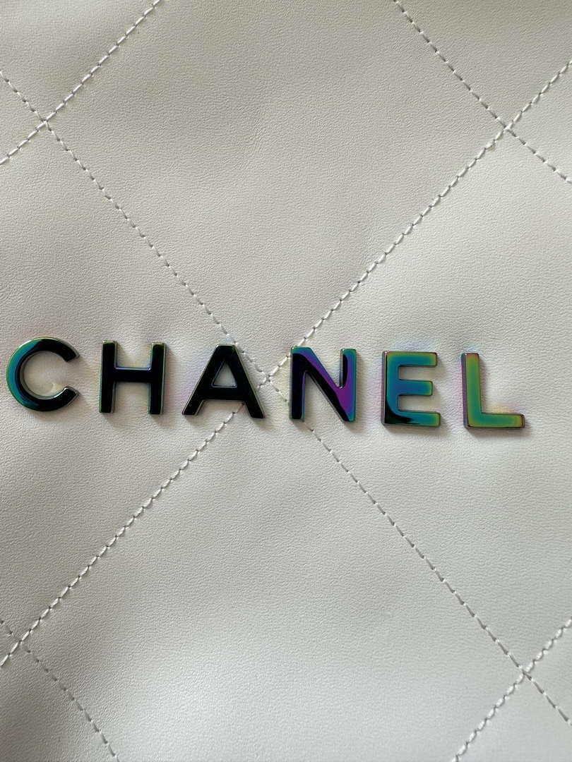 Chanel 22 Handbag Shiny White Calfskin AS3261 with Symphony Hardware