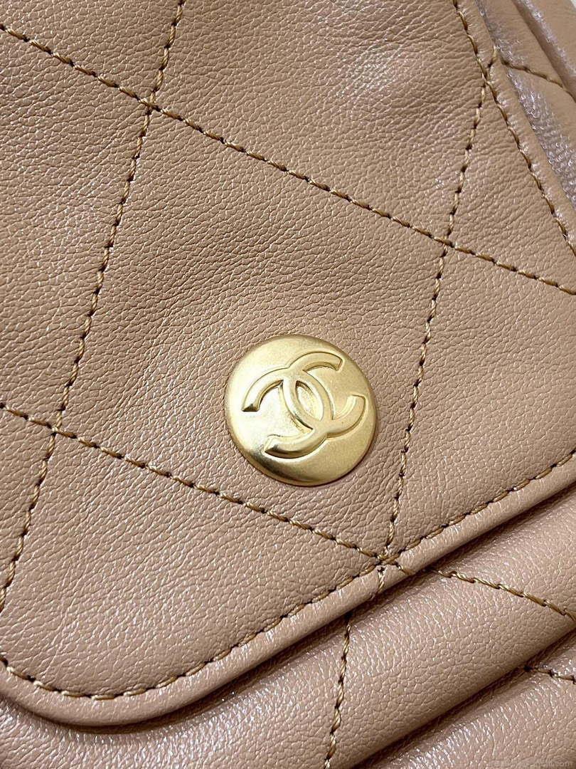 Chanel A99335 Hobo Bag Lambskin & Gold-Tone Metal Brown