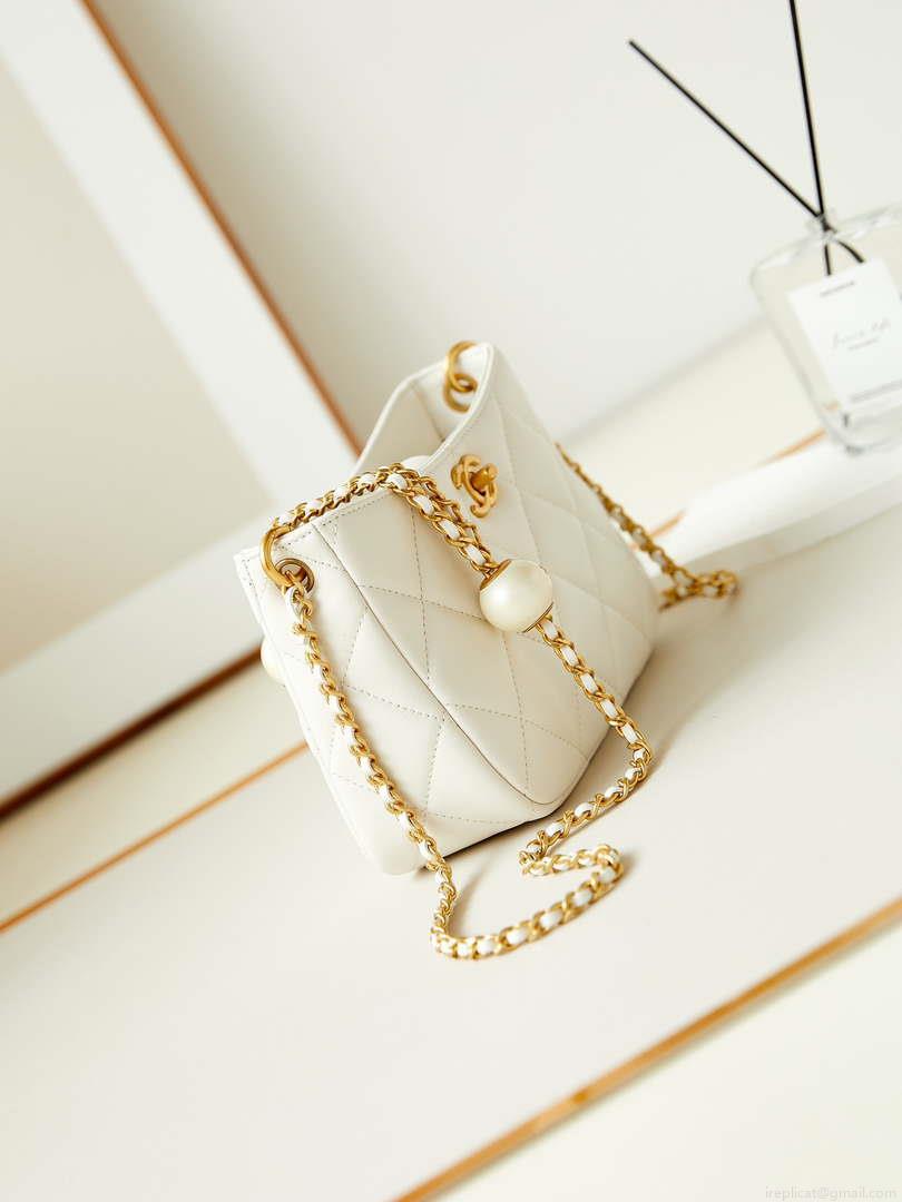 Chanel 24S AS4859 Hobo Bag Lambskin & Gold-Tone Metal Pearl White
