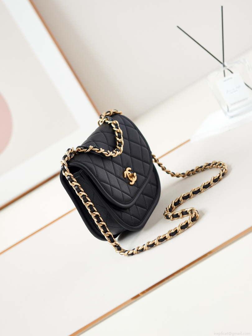 Chanel Messenger Bag Calfskin & Gold-Tone Metal AS4845 Black Lambskin