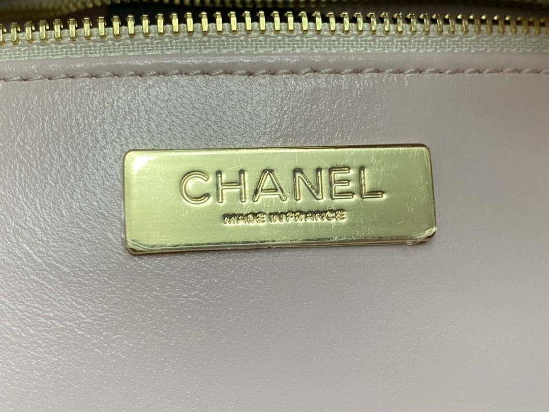 Chanel AS4854 Shopping Bag Shiny Lambskin & Gold-Tone Metal Ligth Pink
