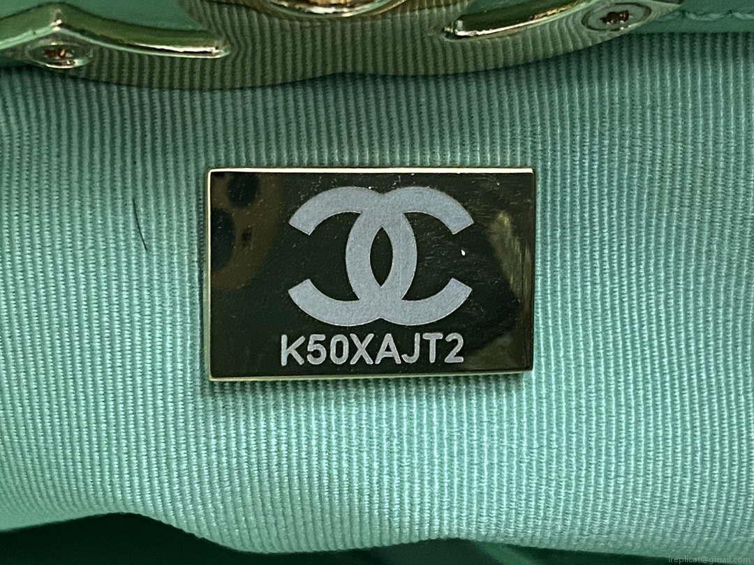 Chanel AS4853 Shopping Bag Shiny Lambskin & Gold-Tone Metal Green