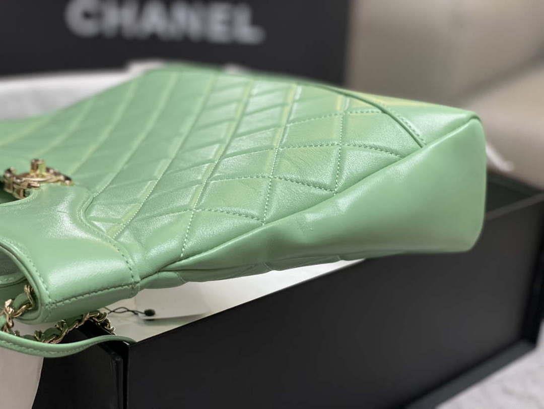 Chanel AS4853 Shopping Bag Shiny Lambskin & Gold-Tone Metal Green