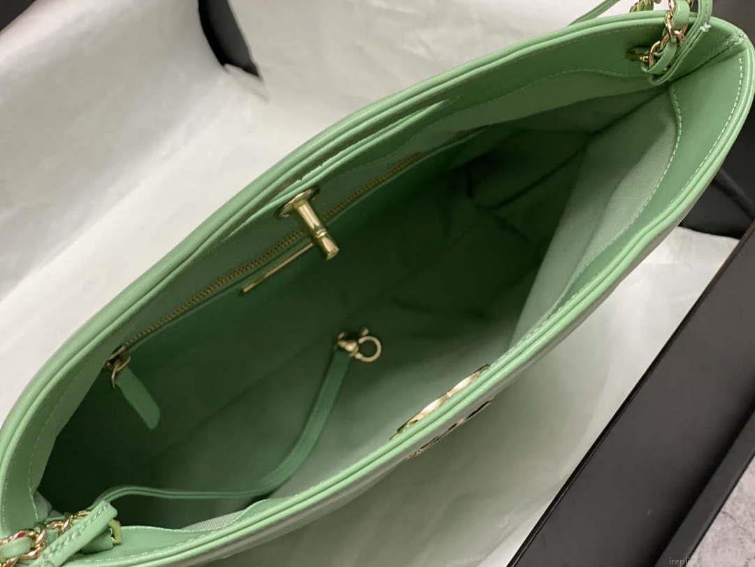 Chanel AS4853 Shopping Bag Shiny Lambskin & Gold-Tone Metal Green