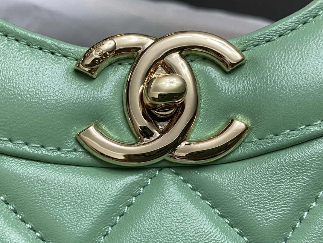 Chanel AS4853 Shopping Bag Shiny Lambskin & Gold-Tone Metal Green