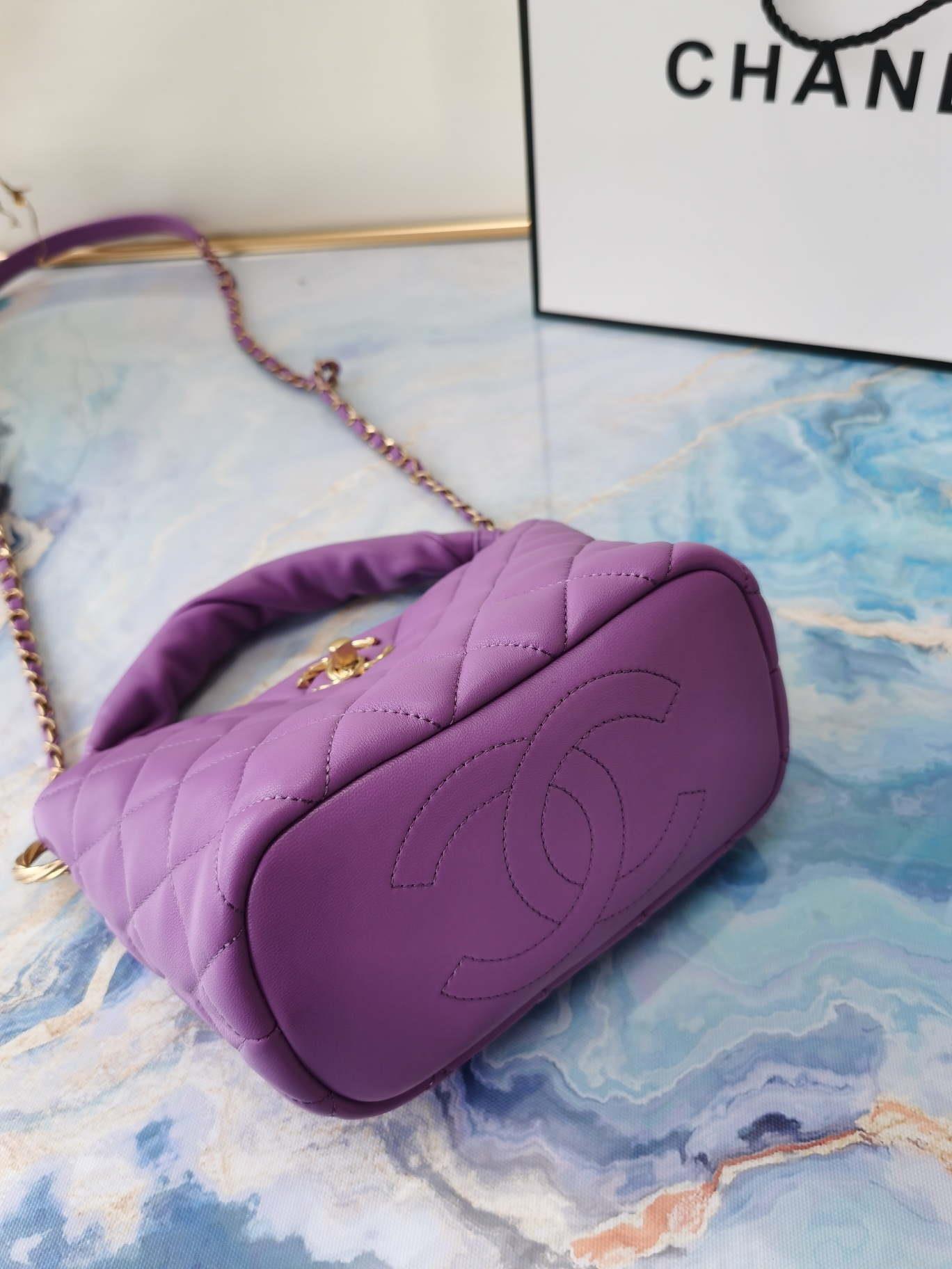 Chanel as2989 Chain lambskin bag with top handle purple