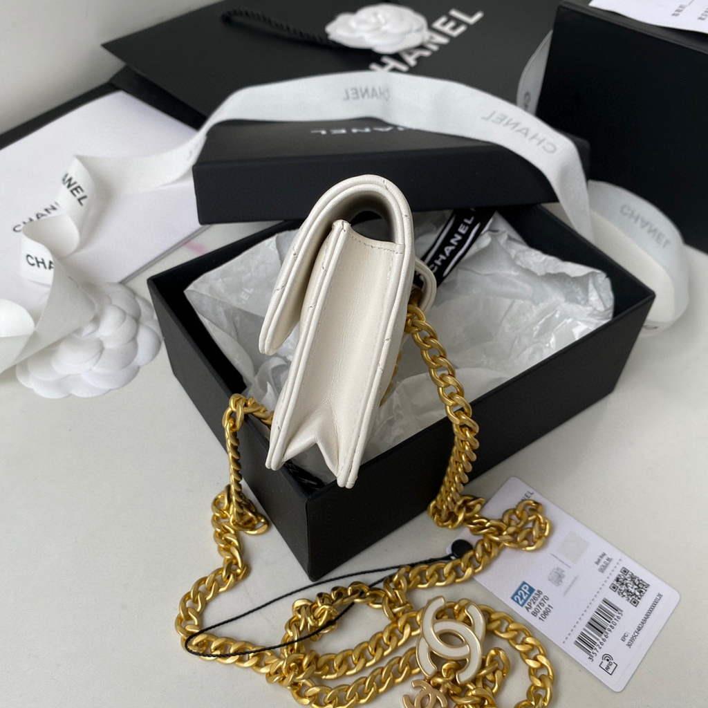Chanel AP2635 Clutch With Chain Lambskin White