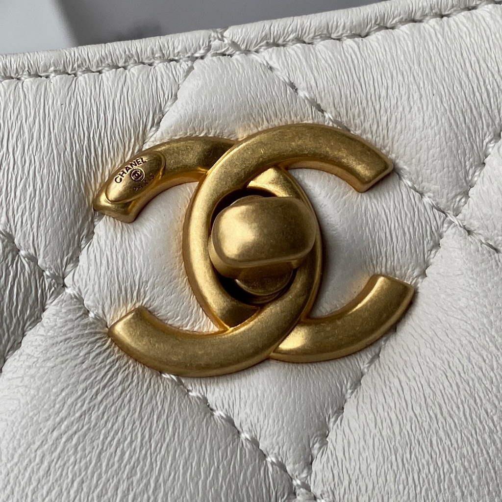 Chanel AS3112 Hobo Handbag Lambskin White