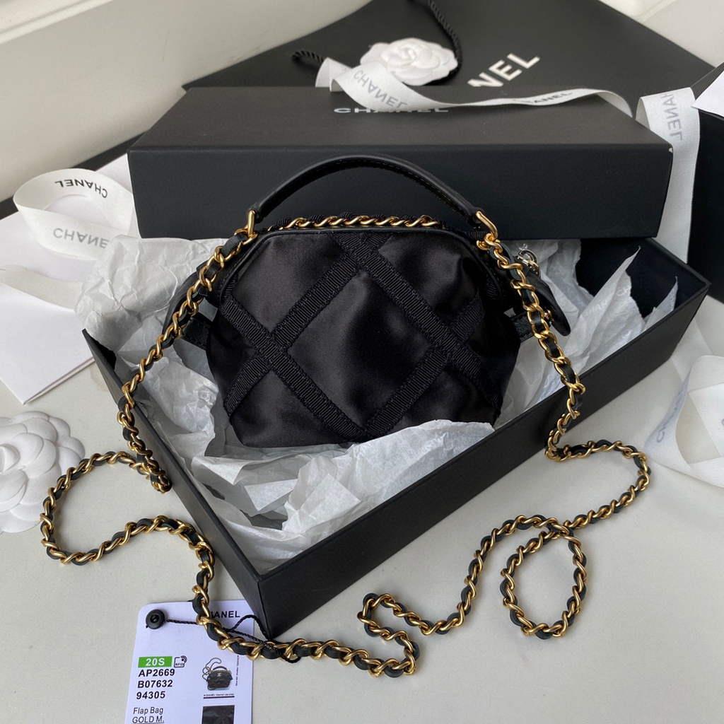 Chanel AP2669 Clutch with Chain Nylon Bag Black