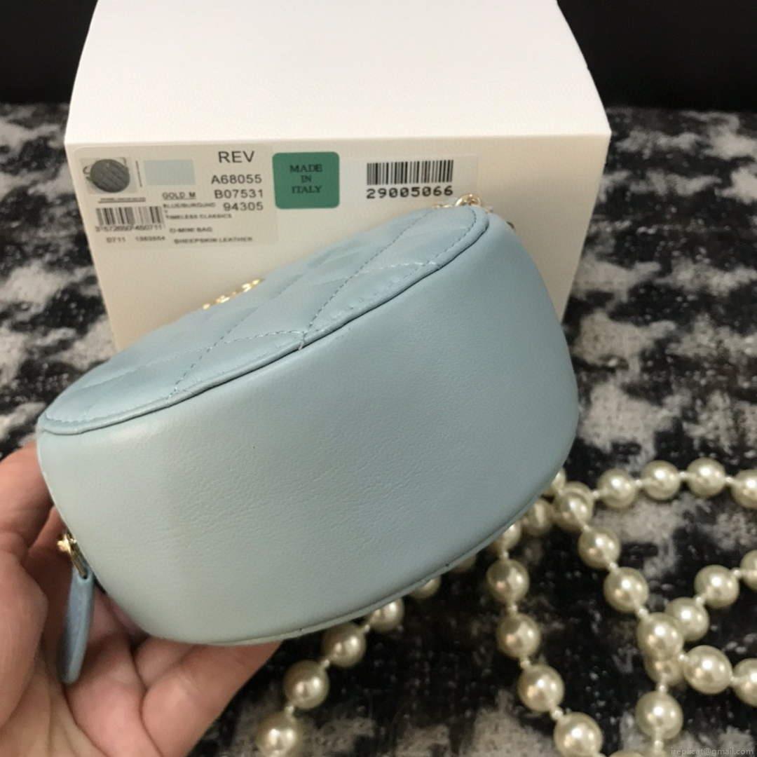 Chanel A68055 Chanel clutch with chain Round Bag Lambskin Blue
