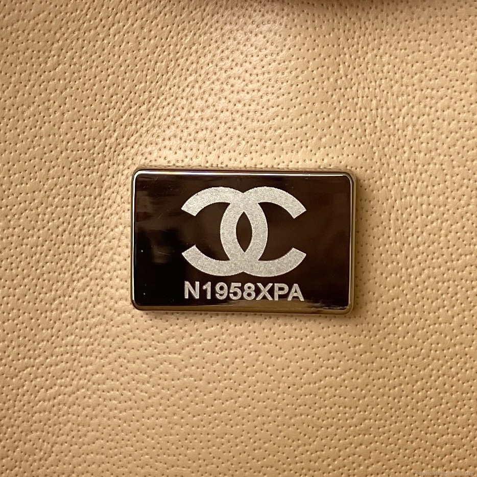 Chanel A01112 Flap Handbag Classic bag Grained shiny Calfskin Black Apricot Pink Silver