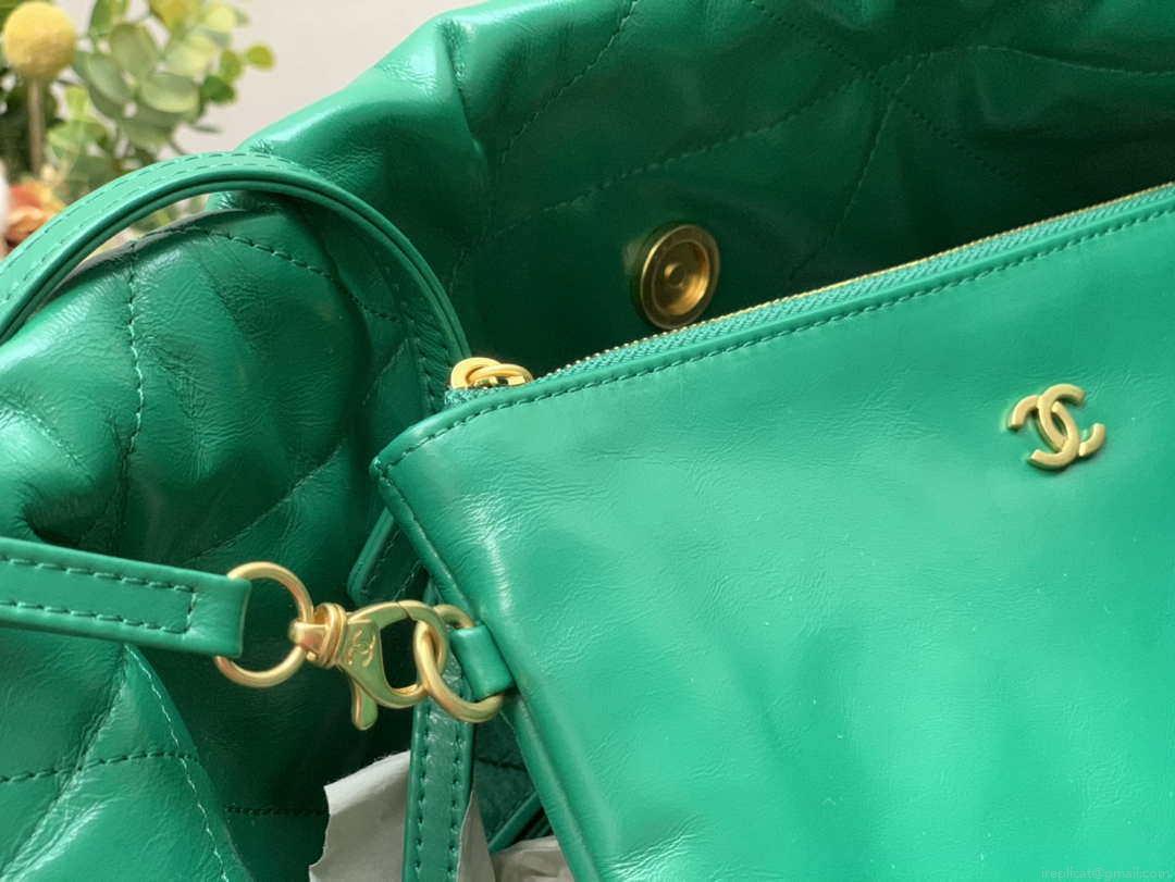 Chanel 22 Handbag Shiny Calfskin AS3261 Green Gold Metal