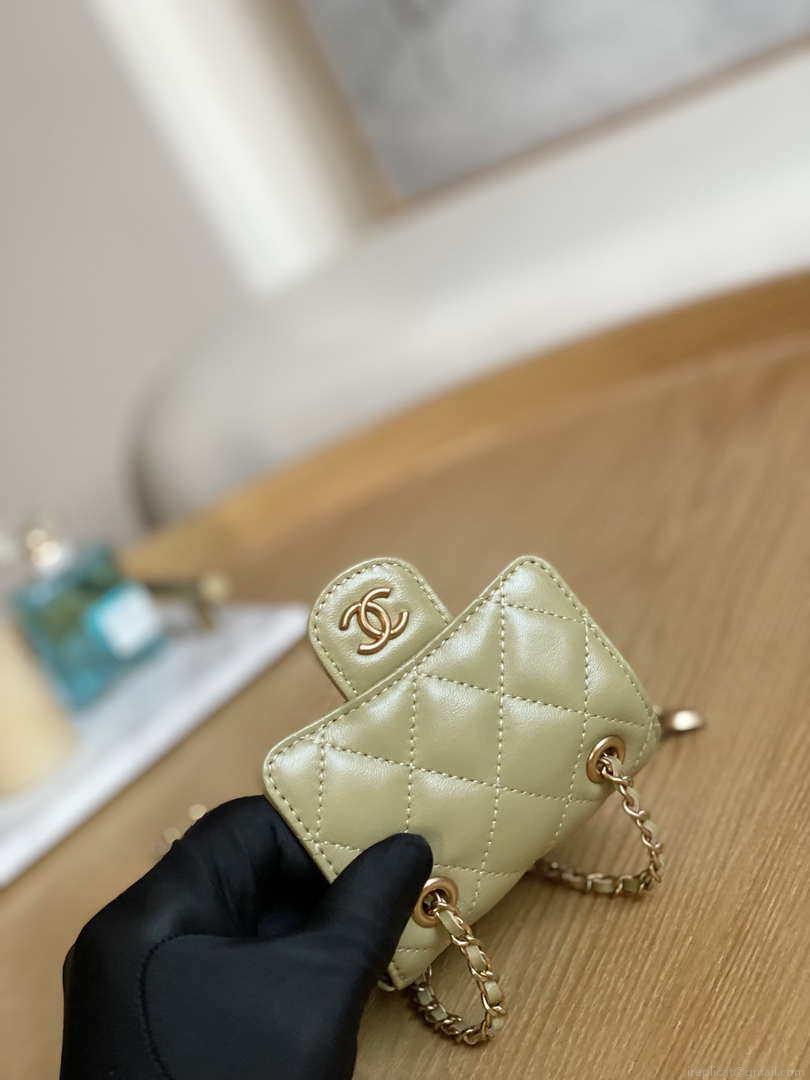 Chanel AP3037 BELT Bag Lambskin Enamel & Gold-Tone Metal Green