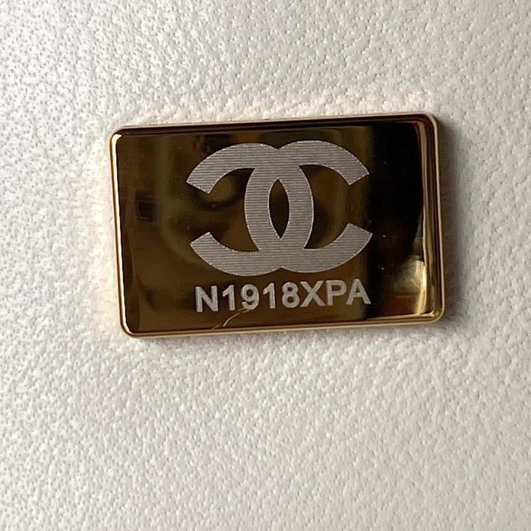 Chanel AS3973 Small Vanity Case Lambskin bag White