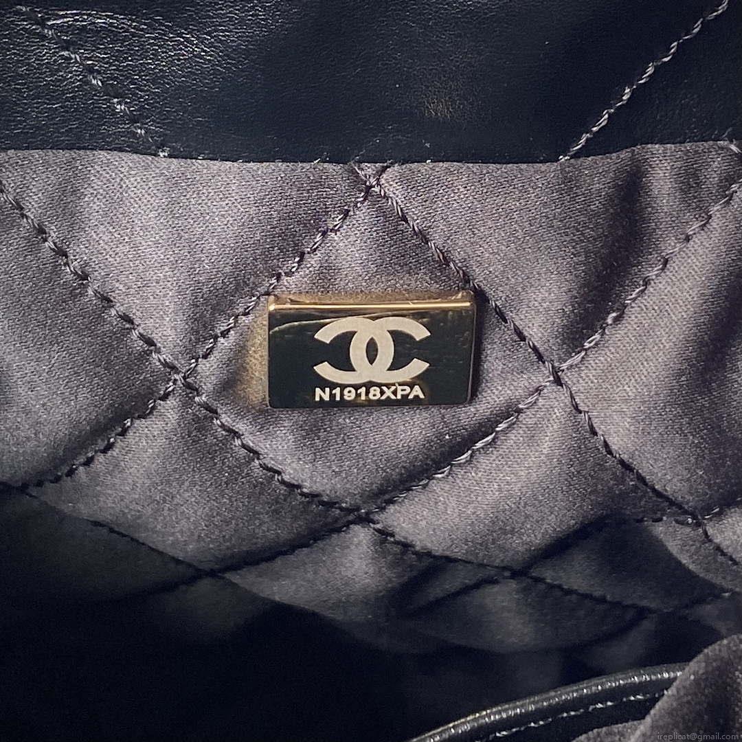 Chanel 22 Mini Handbag AS3980 Shiny Calfskin & Gold-Tone Metal Black