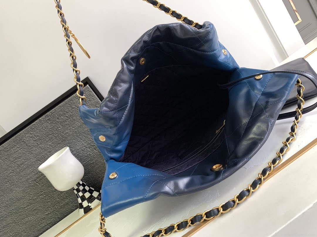 Chanel 22 Mini Handbag AS3980 Shiny Calfskin & Gold-Tone Metal Navy Blue