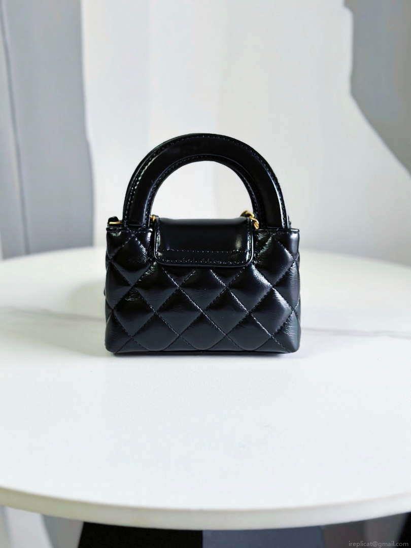 Chanel AP3435 Shiny aged calfskin & gold-tone metal Black