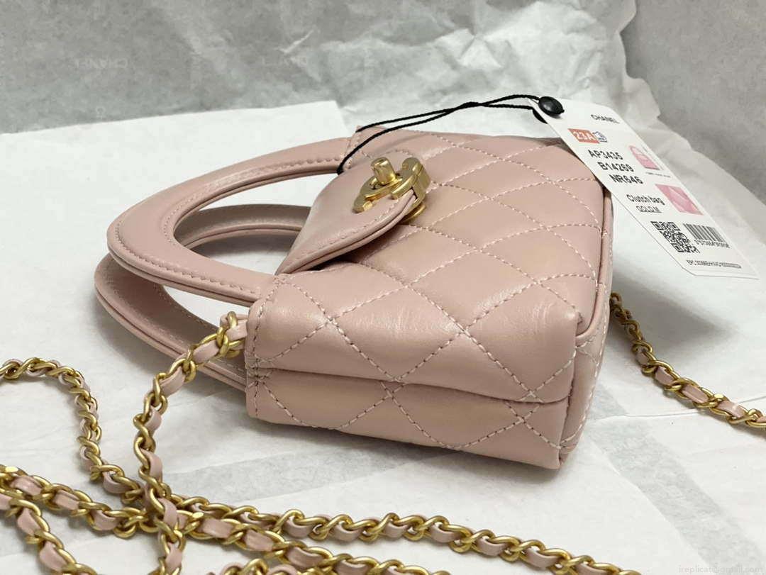 Chanel AP3435 Shiny aged calfskin & gold-tone metal Pink