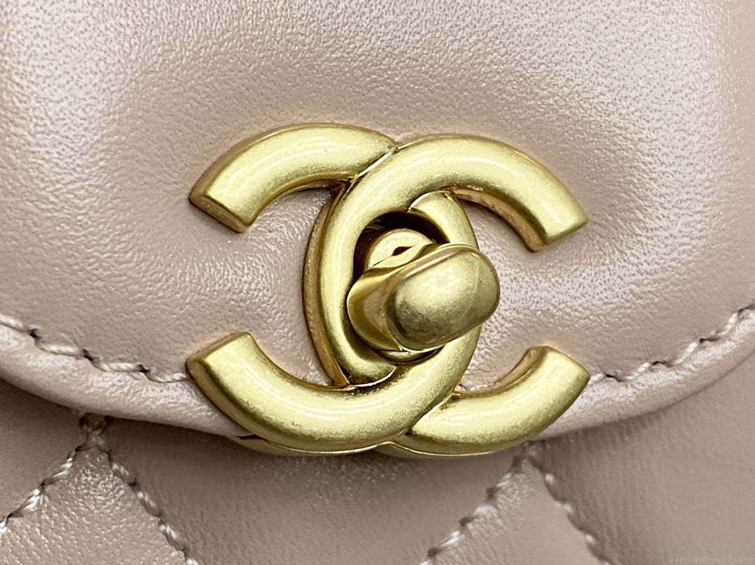 Chanel AP3435 Shiny aged calfskin & gold-tone metal Pink