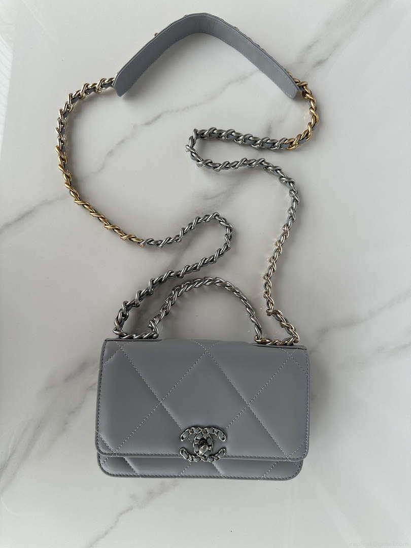 Chanel AP3267 19 Wallet on Chain Woc Shiny Lambskin Gray