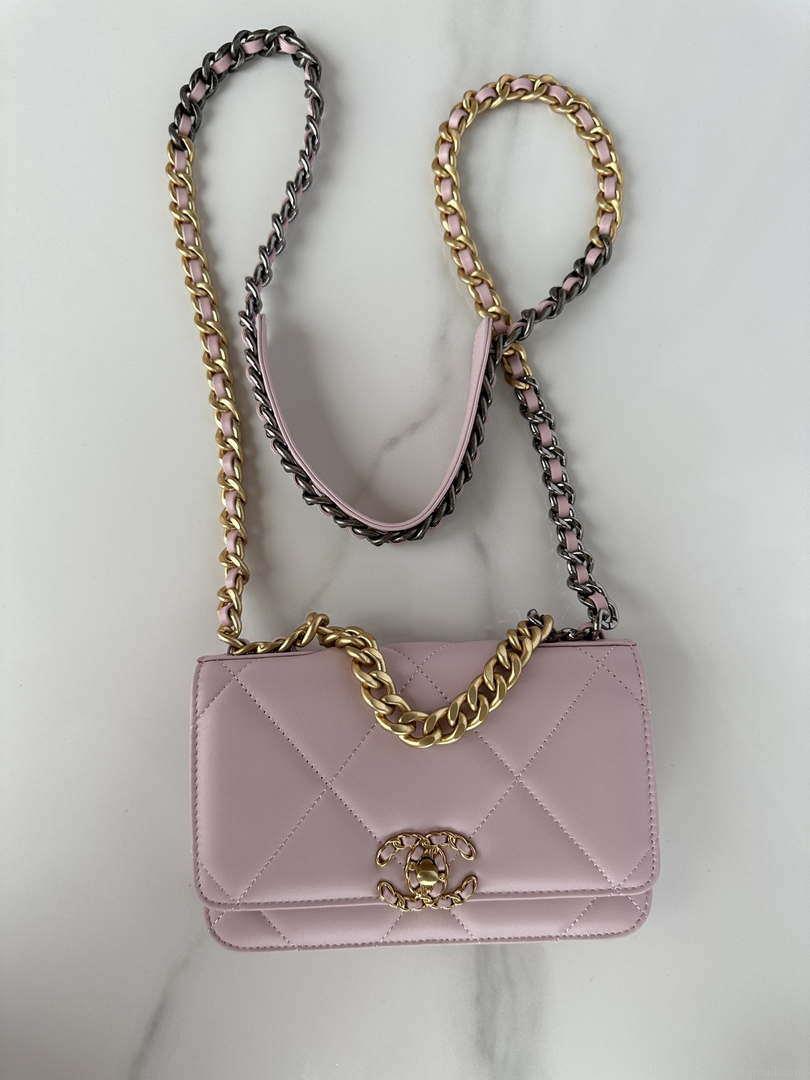 Chanel AP3267 19 Wallet on Chain Woc Shiny Lambskin Pink