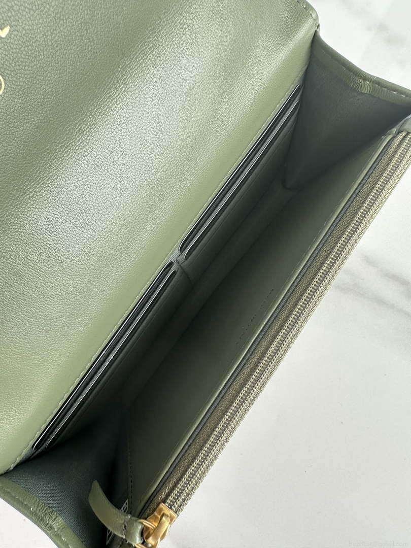 Chanel AP3267 19 Wallet on Chain Woc Shiny Lambskin Green