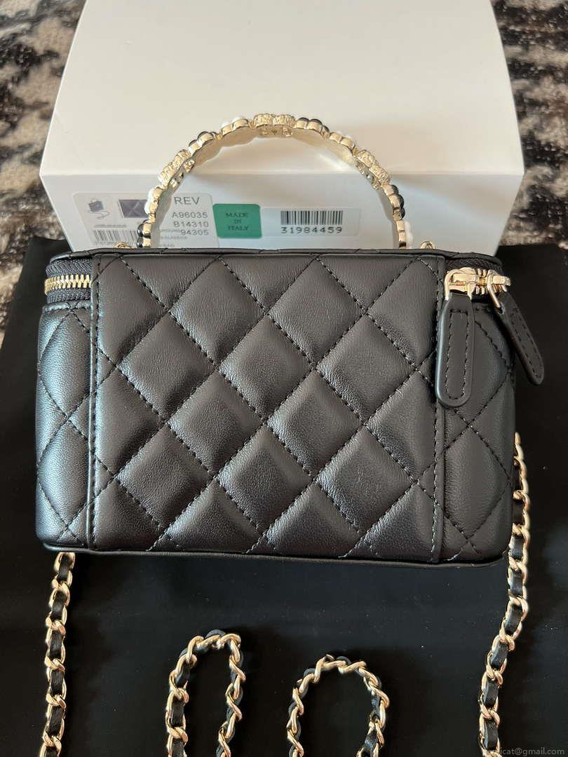 Chanel A96035 CLUTCH Lambskin Vanity Box bag Black