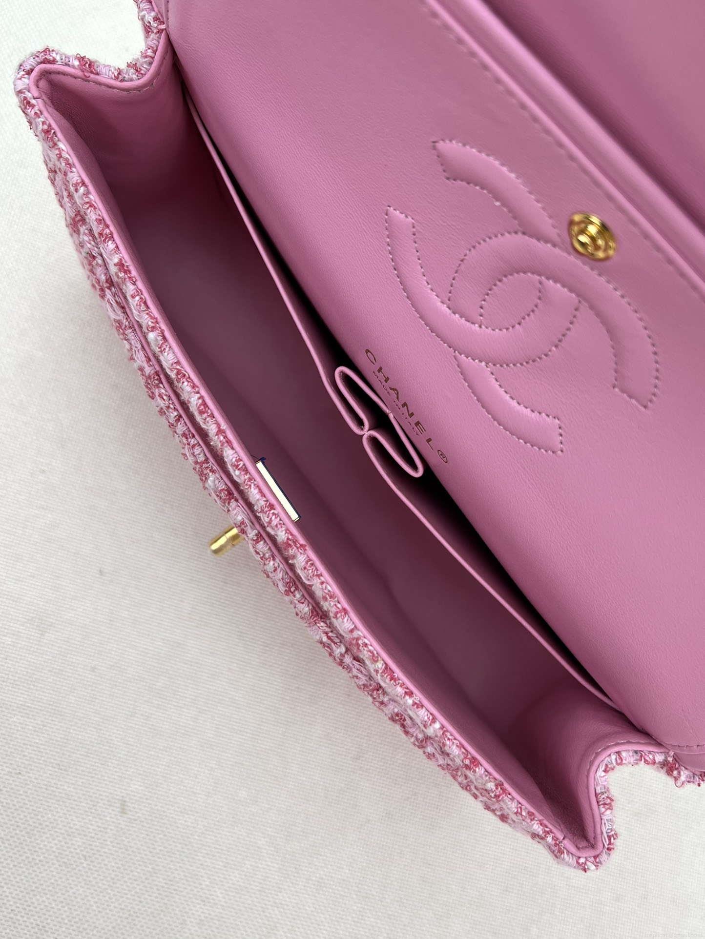 Chanel A01112 Flap Classic Handbag Woolen & Gold-Tone Metal Pink