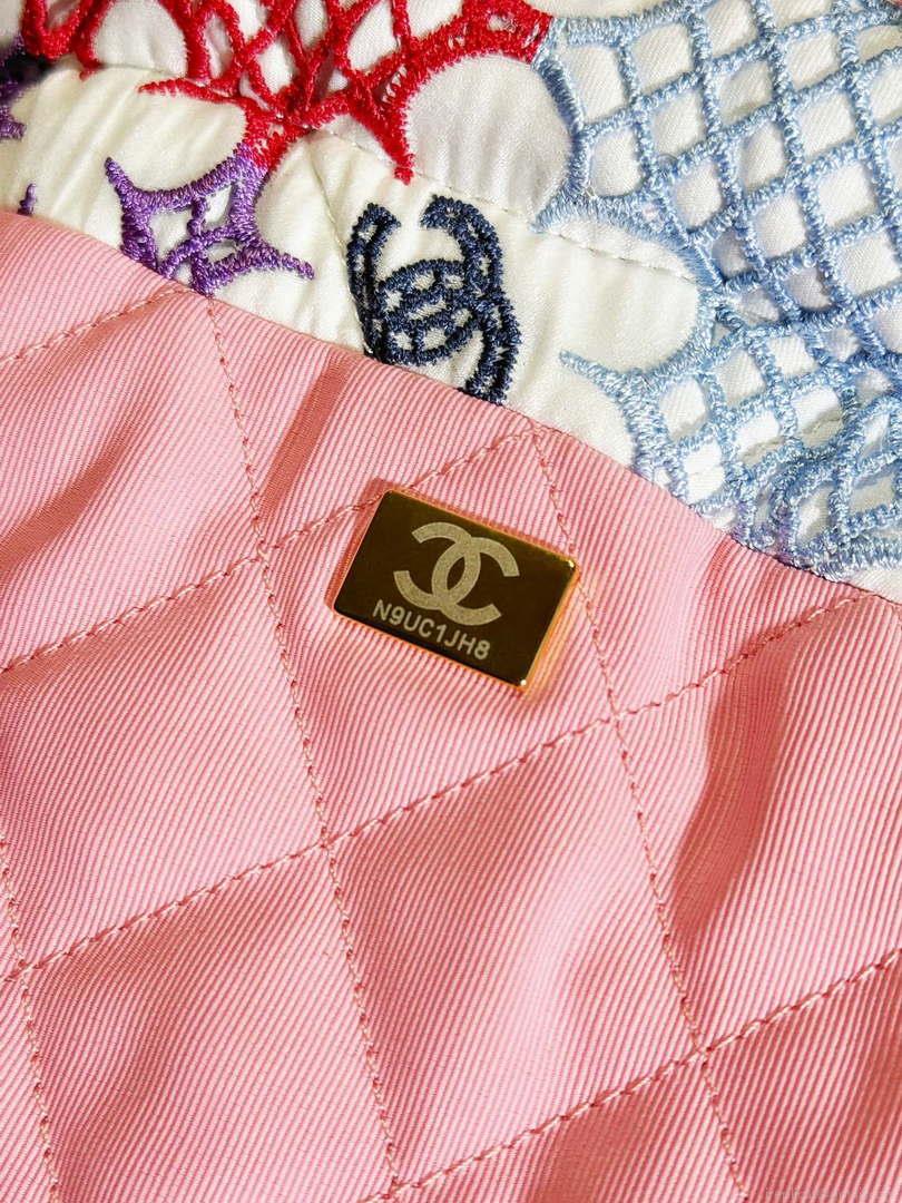 Chanel AS3980 22 Mini Handbag Lace Patchwork & Gold-Tone Metal Multicolour