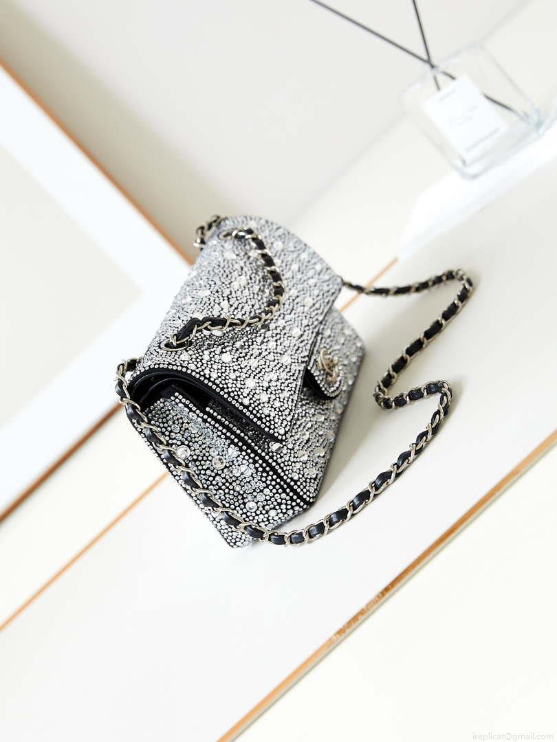 Chanel 24SS A01112 Flap Classic Handbag Large diamond inlaid Silver