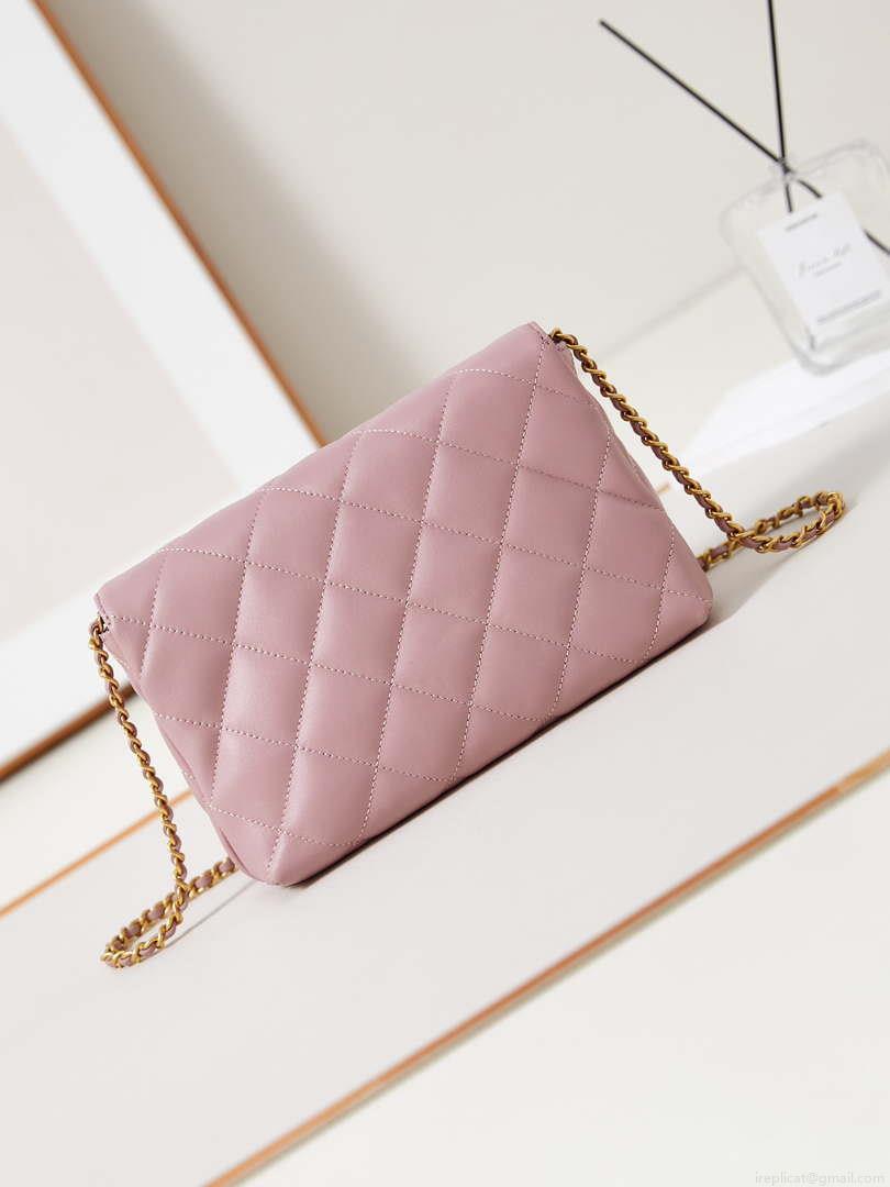 Chanel AS5011 Flap bag Shiny Lambskin Imitation Pearls & Gold-Tone Metal Pink
