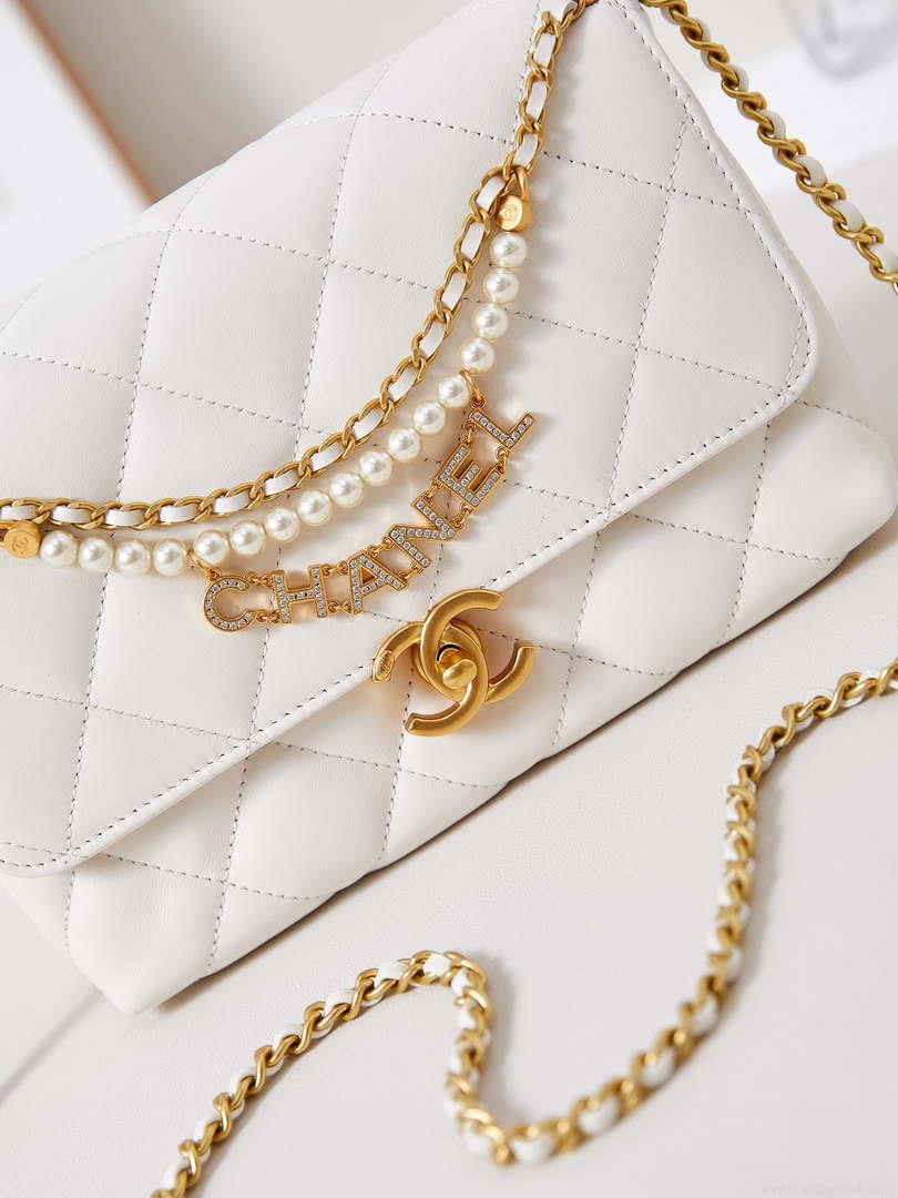 Chanel AS5011 Flap bag Shiny Lambskin Imitation Pearls & Gold-Tone Metal White