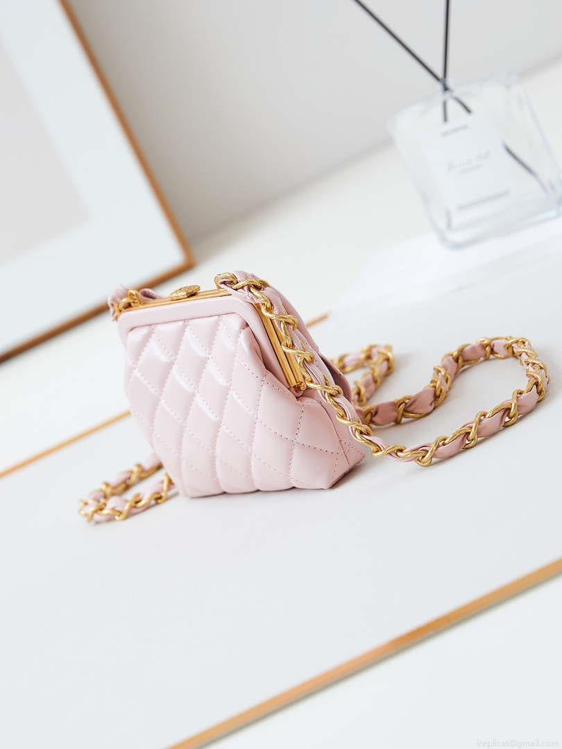 Chanel AP4028 Clutch with chain Lambskin Patent Crumpled Lambskin & Gold-Tone Metal Pink