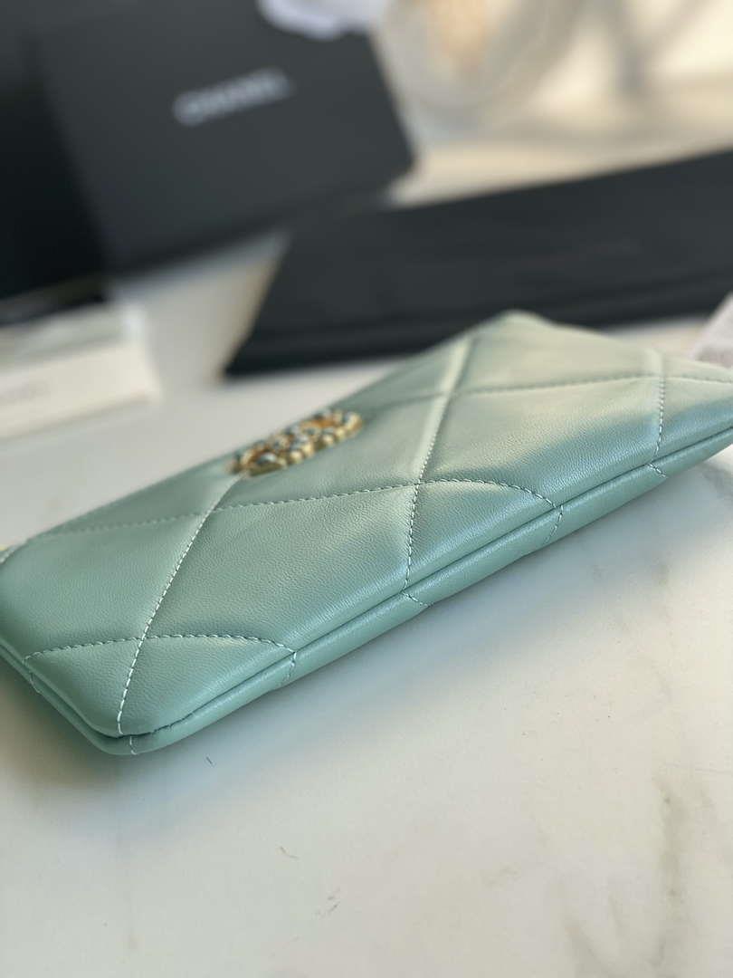 Chanel AP1059 Pouche Lambskin bag Wallet Card Holder Blue