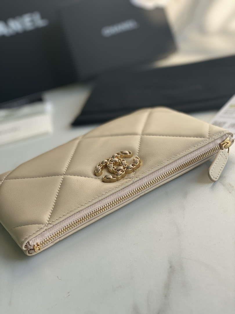 Chanel AP1059 Pouche Lambskin bag Wallet Card Holder Beige