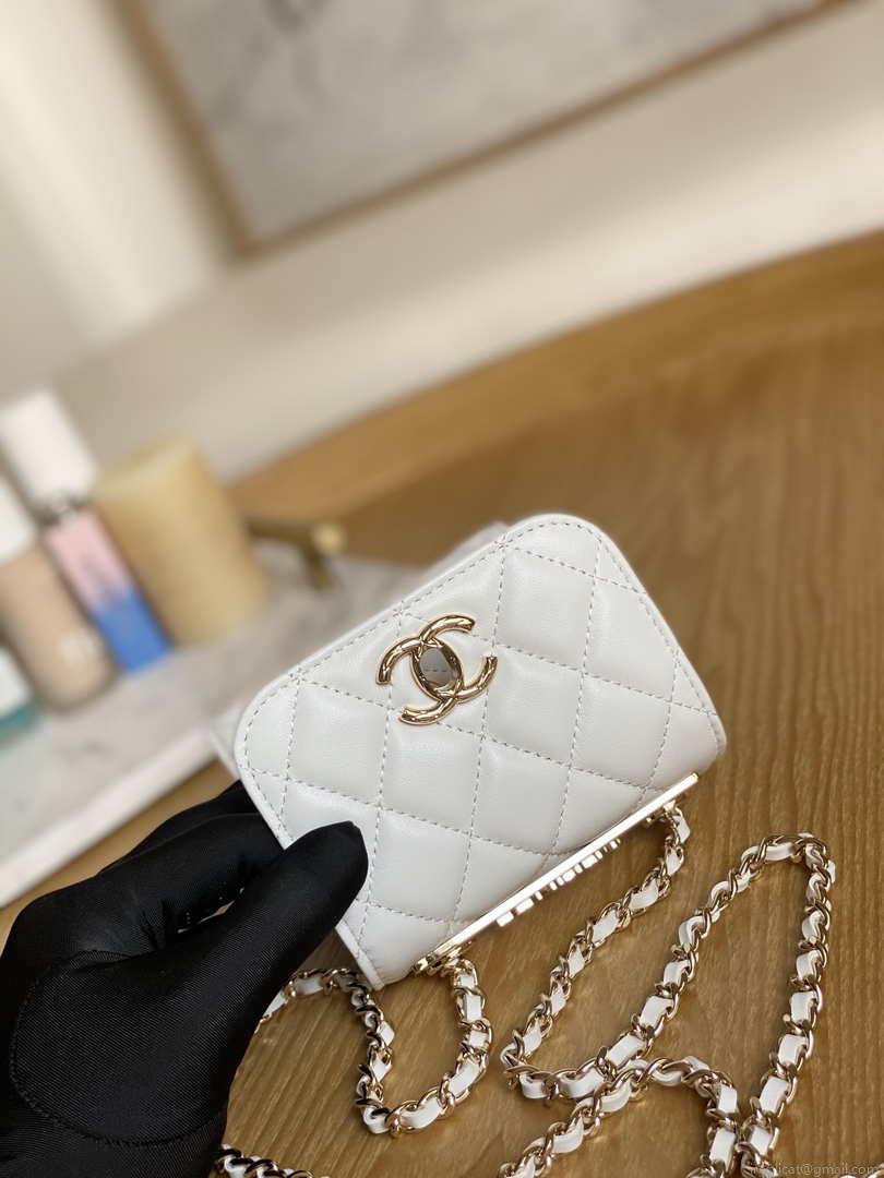 Chanel AP3020 Clutch with chain lambskip gold tone metal White