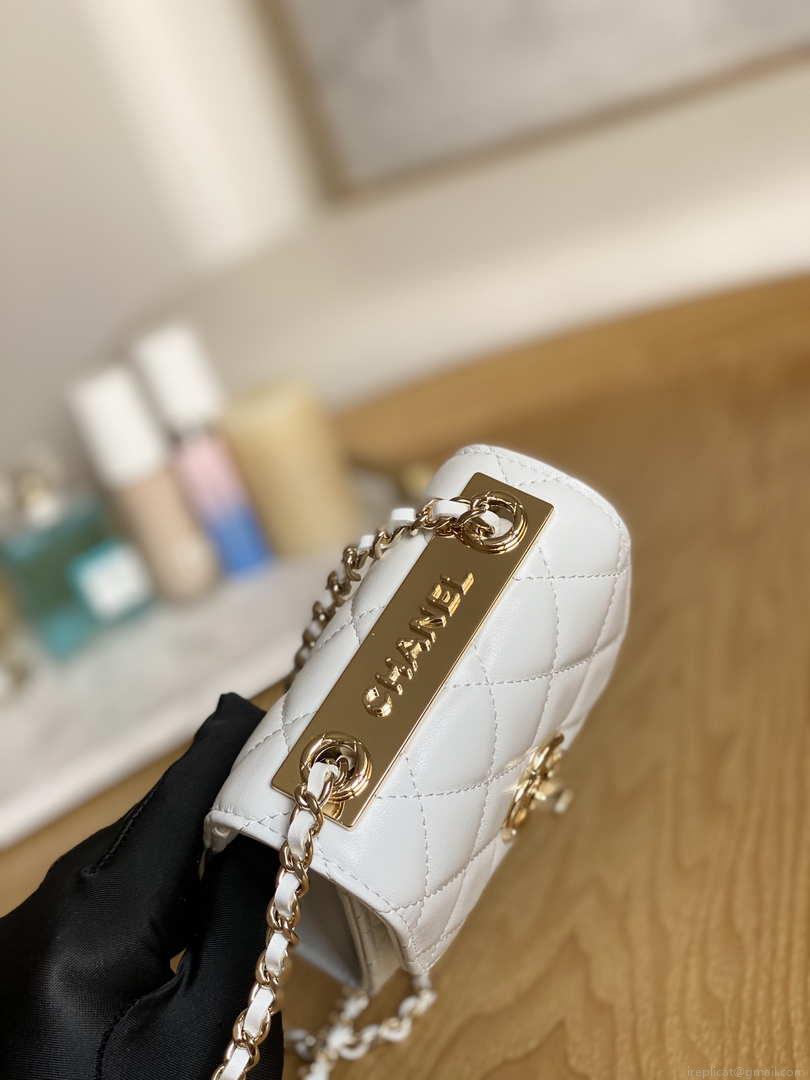 Chanel AP3020 Clutch with chain lambskip gold tone metal White