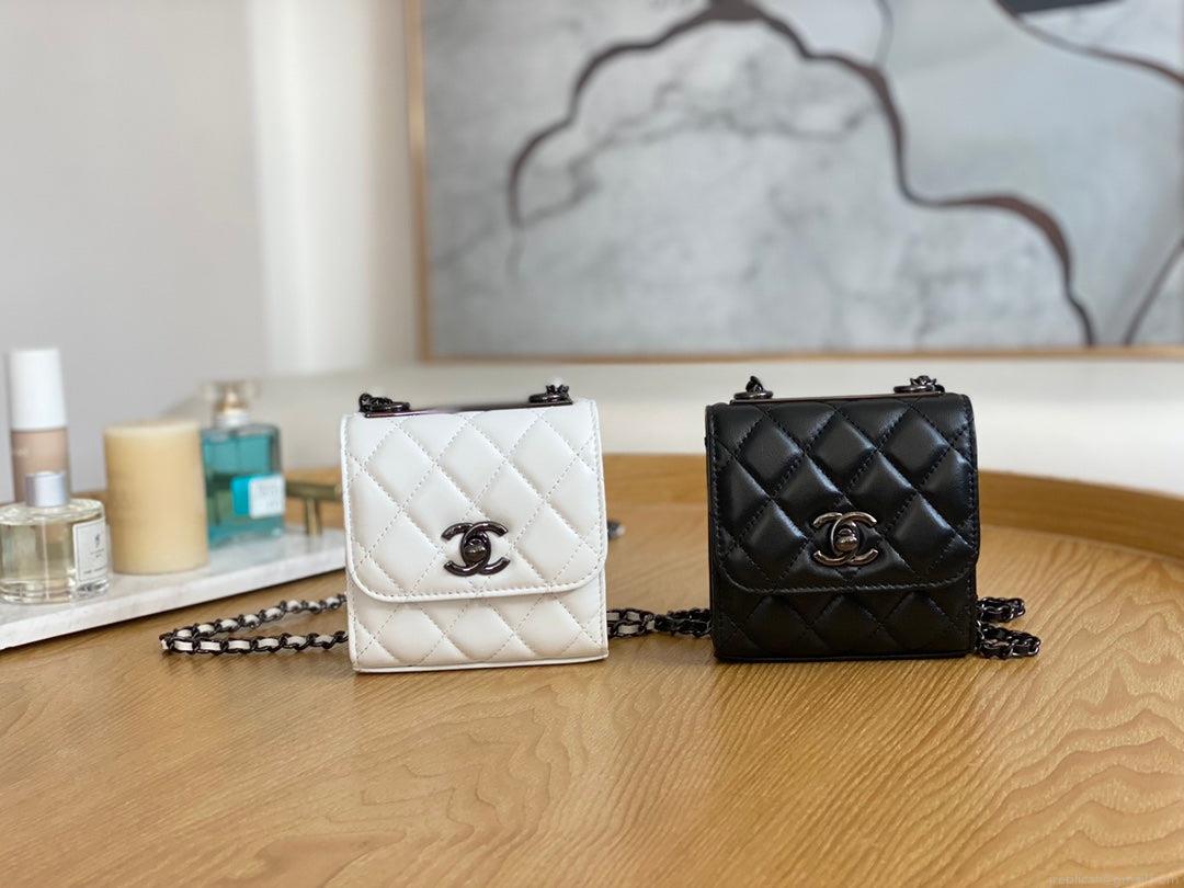 Chanel AP3020 Clutch with chain lambskin Black tone metal Black
